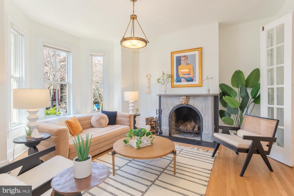 101 6TH STREET NE