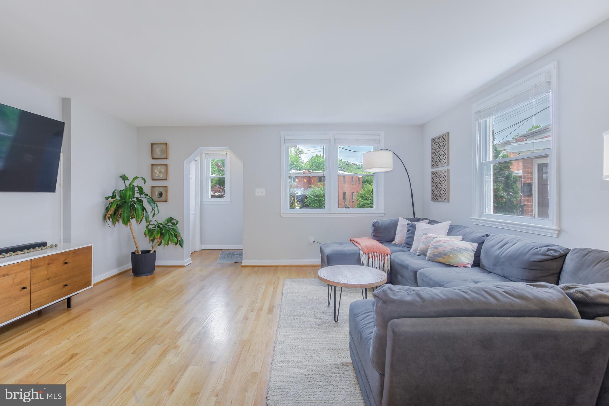 6015 7TH PLACE NW