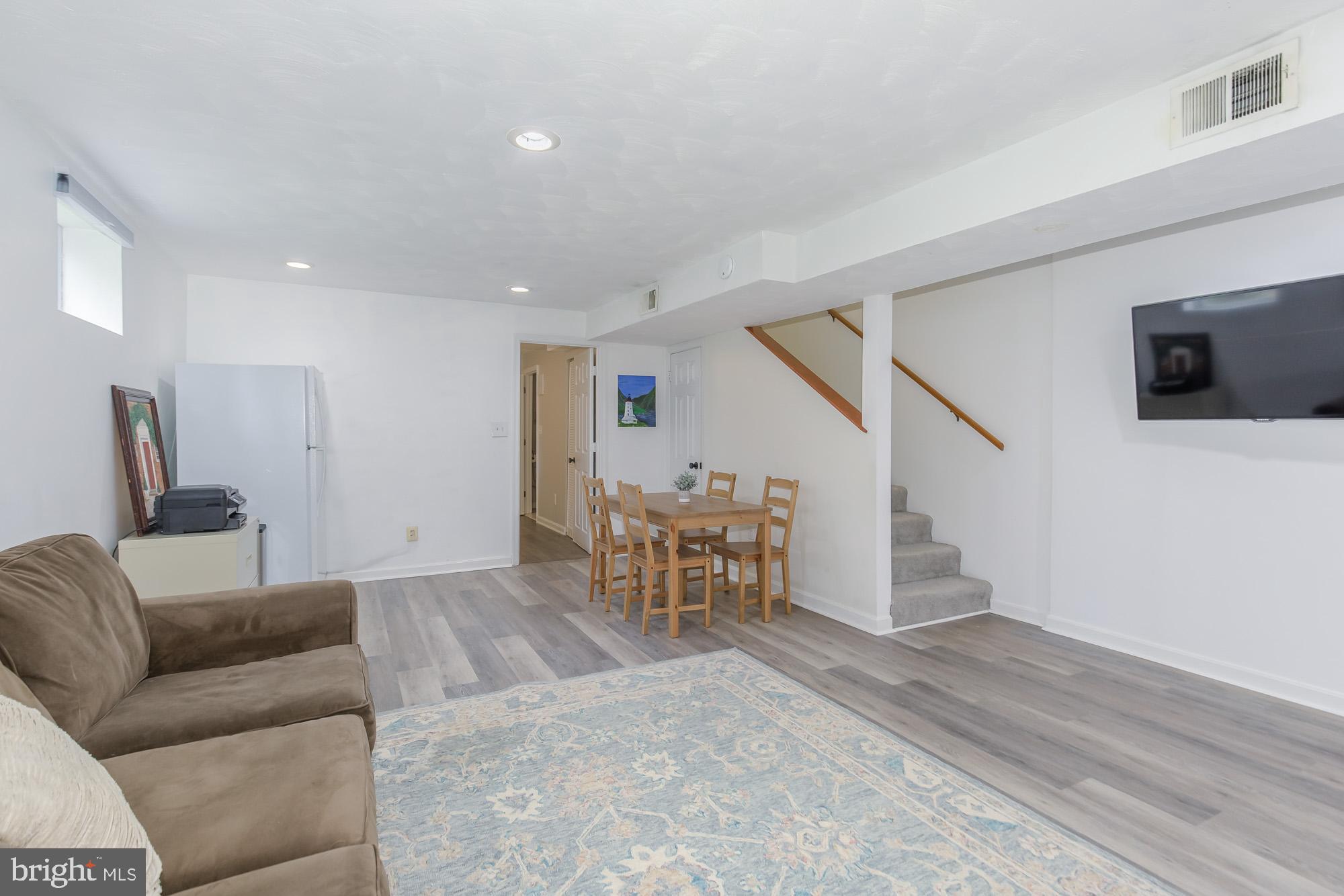 6015 7TH PLACE NW