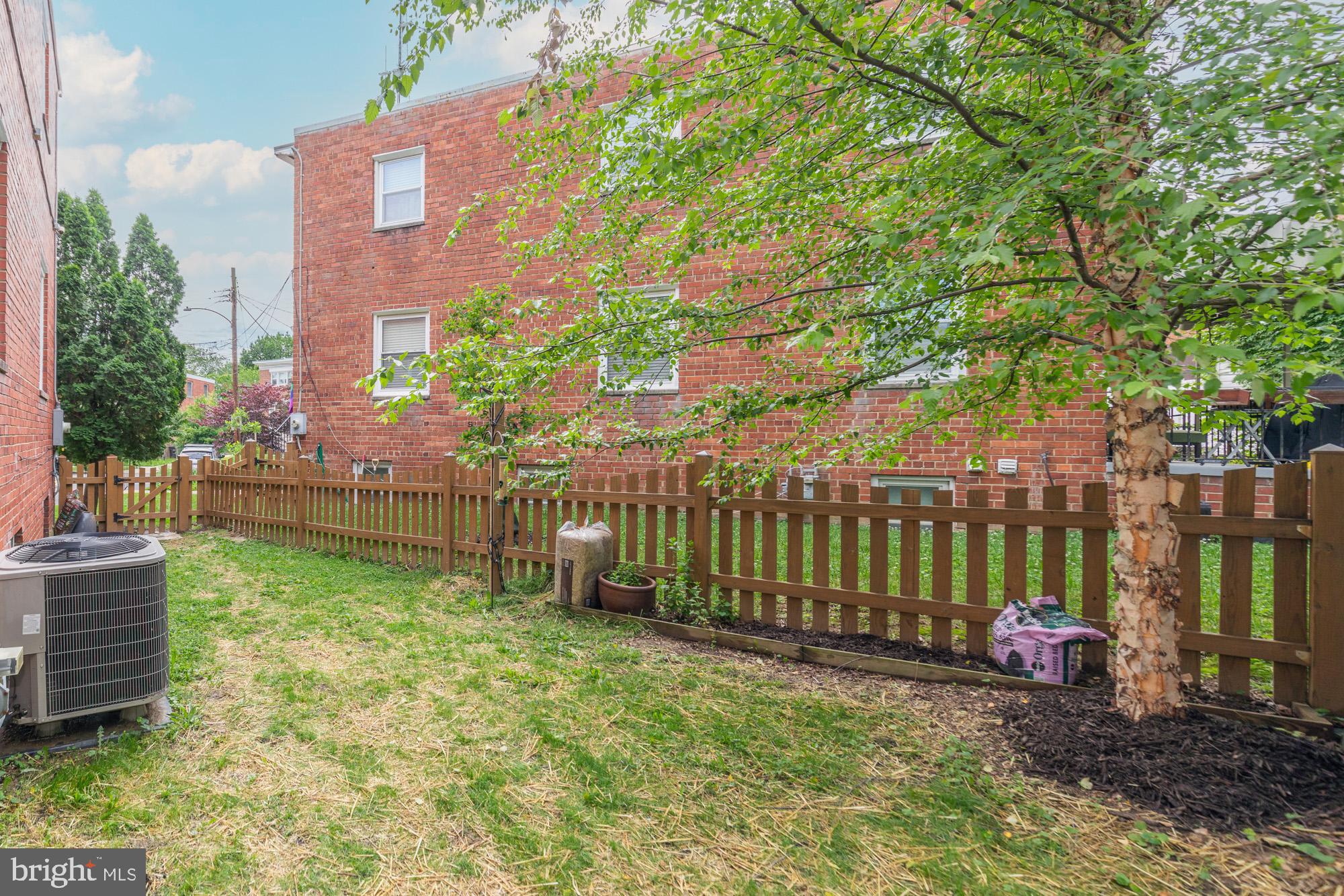 6015 7TH PLACE NW