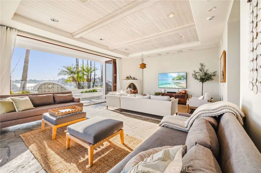 6020 Lido Lane