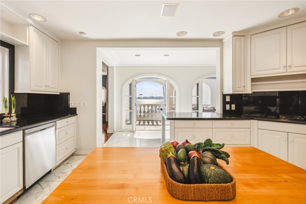 6020 Lido Lane