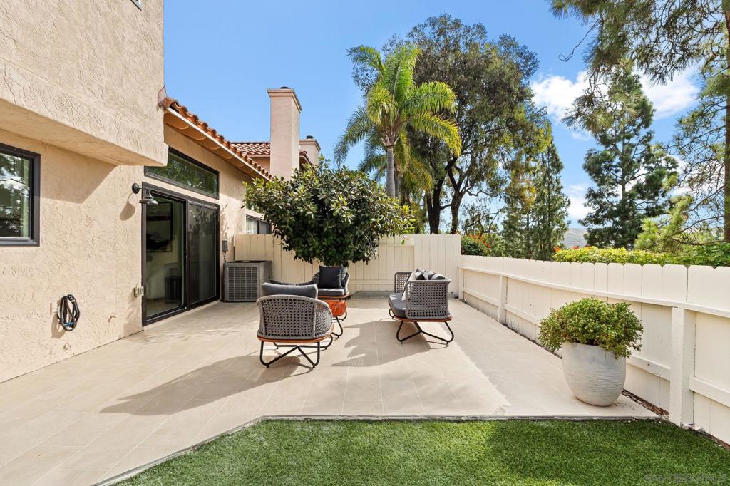 12221 Caminito Mira Del Mar