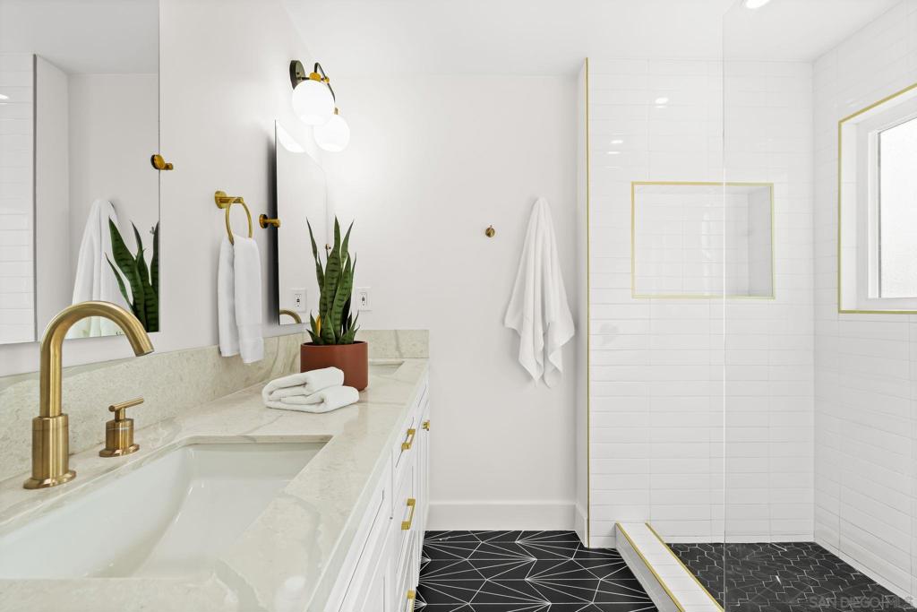 12221 Caminito Mira Del Mar