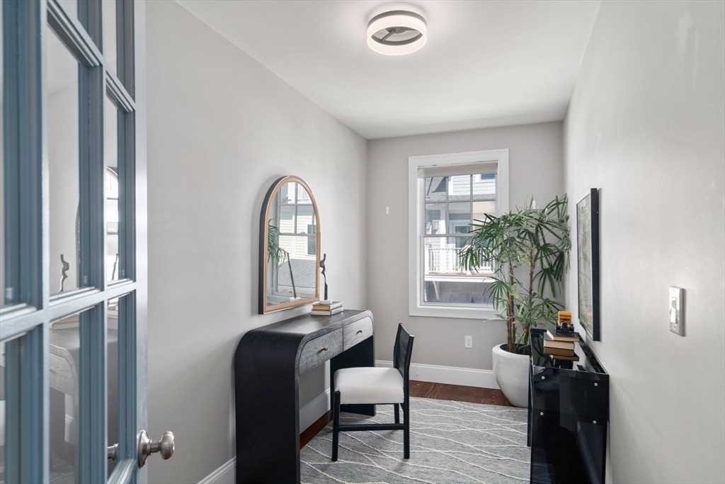 30 Park St # 4