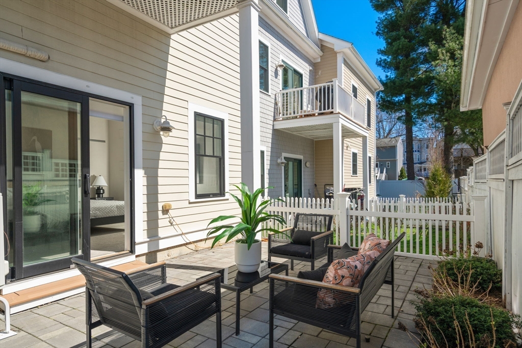 30 Park St # 4