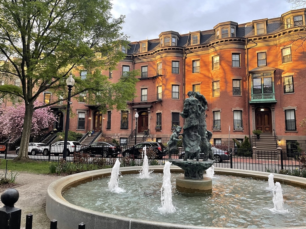 14 Worcester Sq # 2