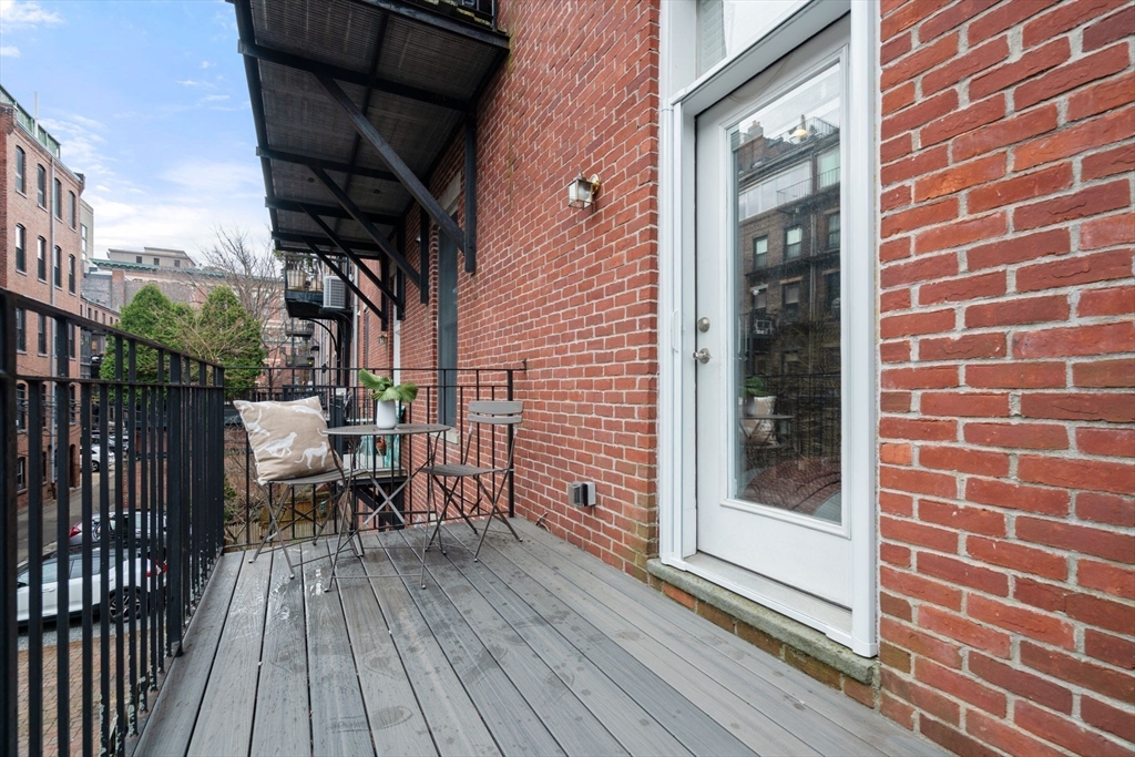 14 Worcester Sq # 2