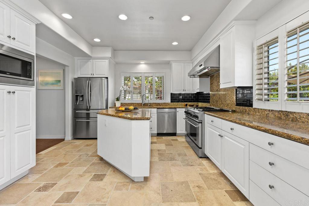 213 Hillcrest Dr.