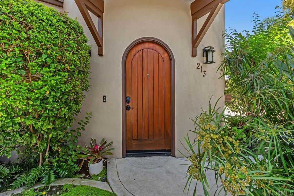 213 Hillcrest Dr.