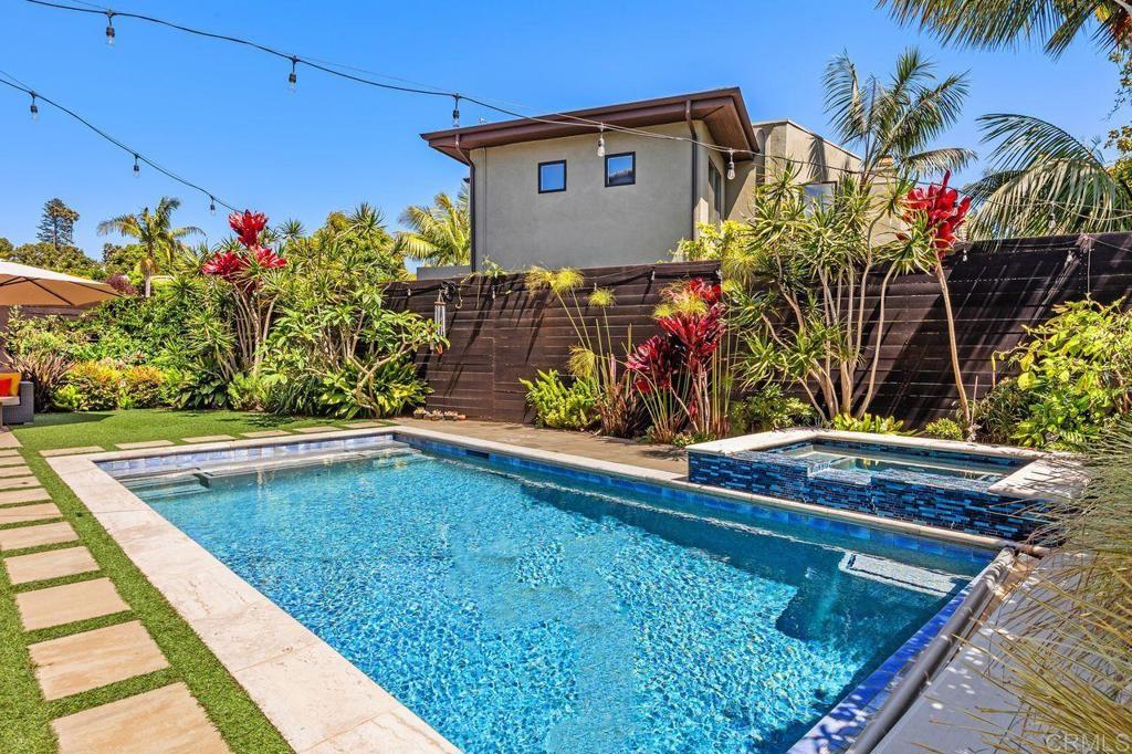 213 Hillcrest Dr.