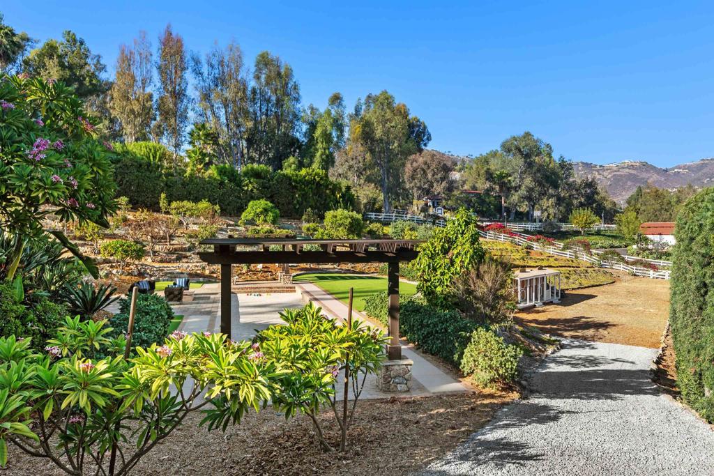 17543 Rancho del Rio