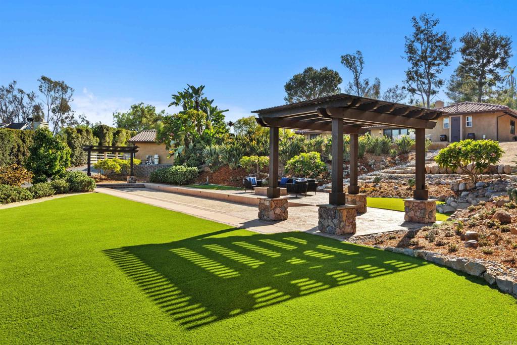 17543 Rancho del Rio