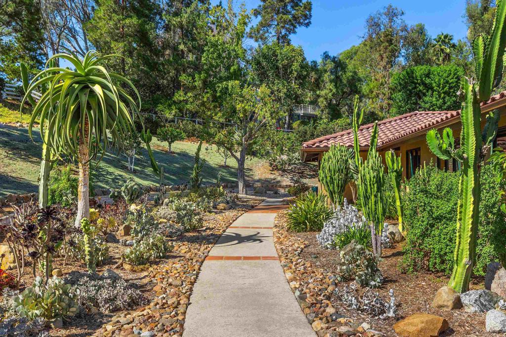 17543 Rancho del Rio
