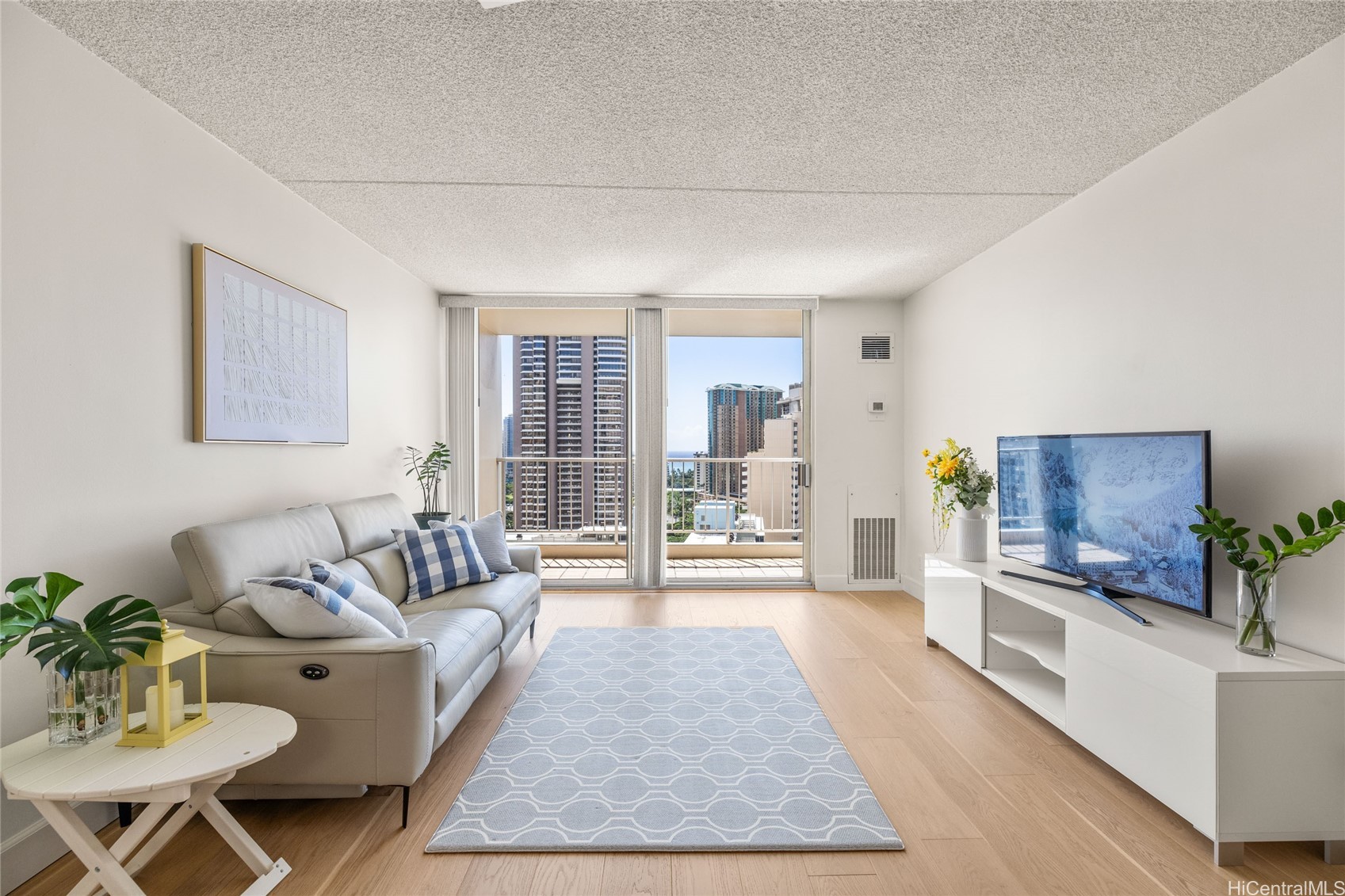 400 Hobron Lane 2207