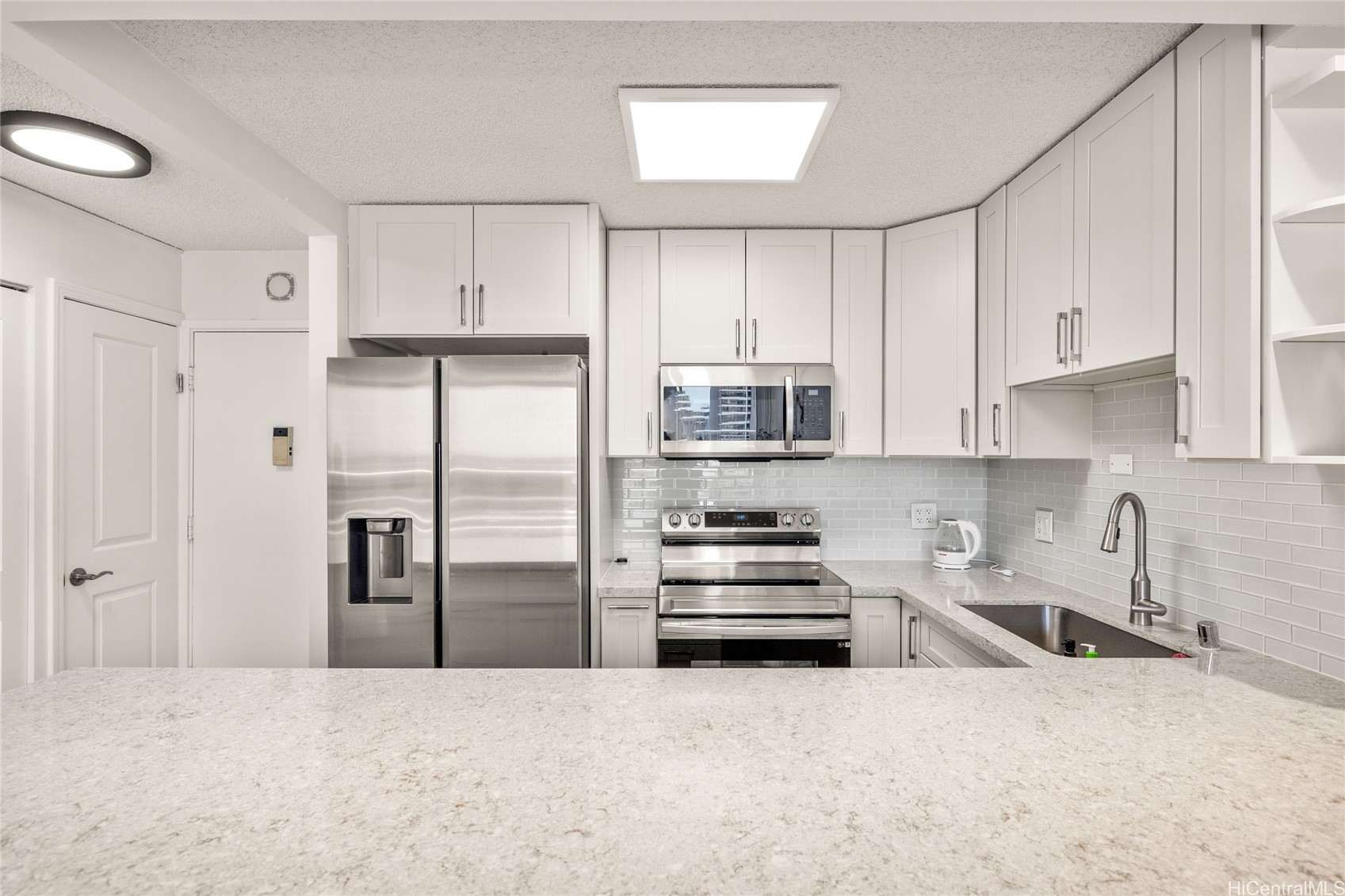 400 Hobron Lane 2207