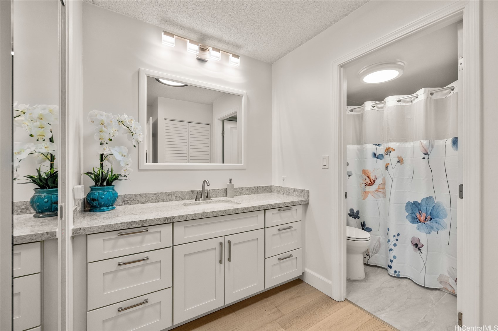 400 Hobron Lane 2207