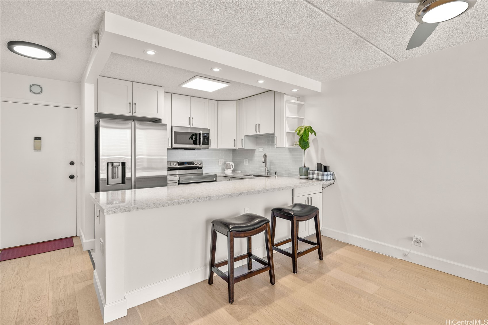 400 Hobron Lane 2207