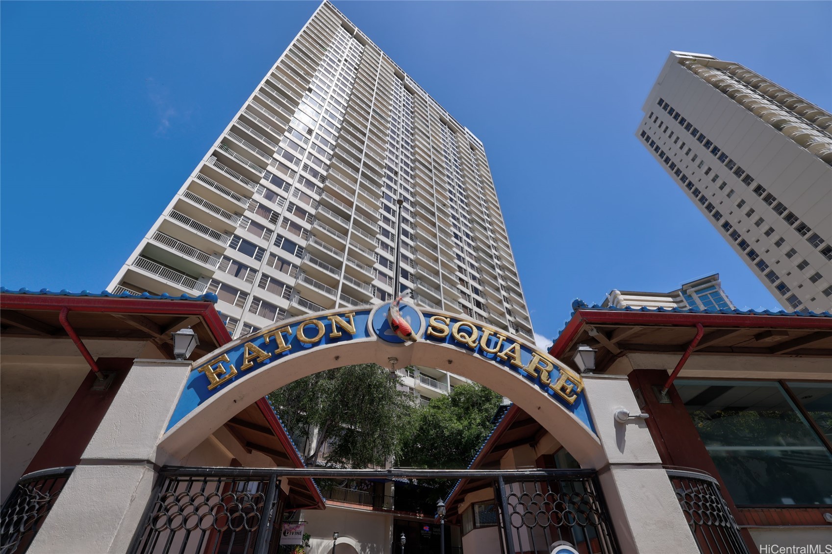 400 Hobron Lane 2207