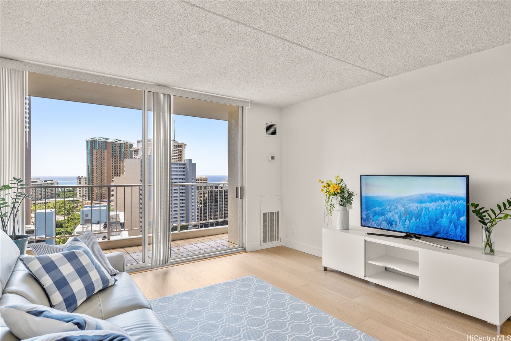 400 Hobron Lane 2207