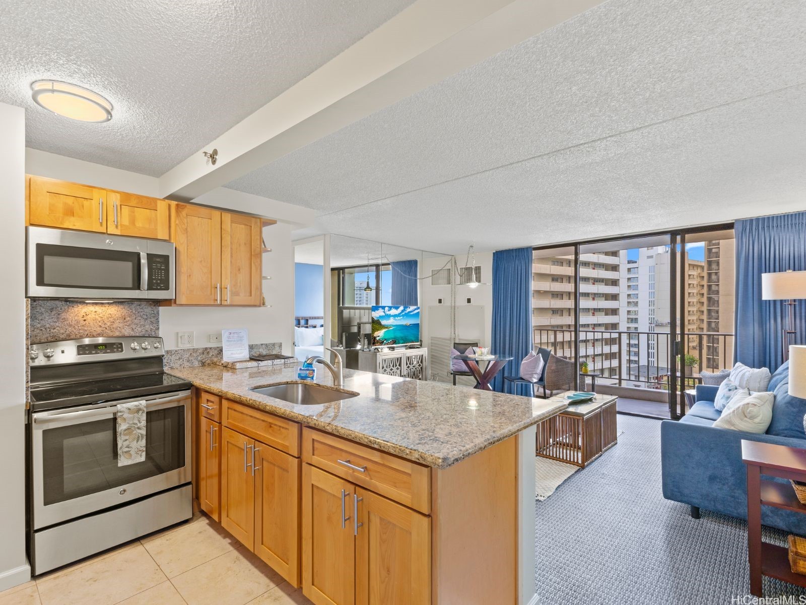 229 PAOAKALANI Avenue 1004