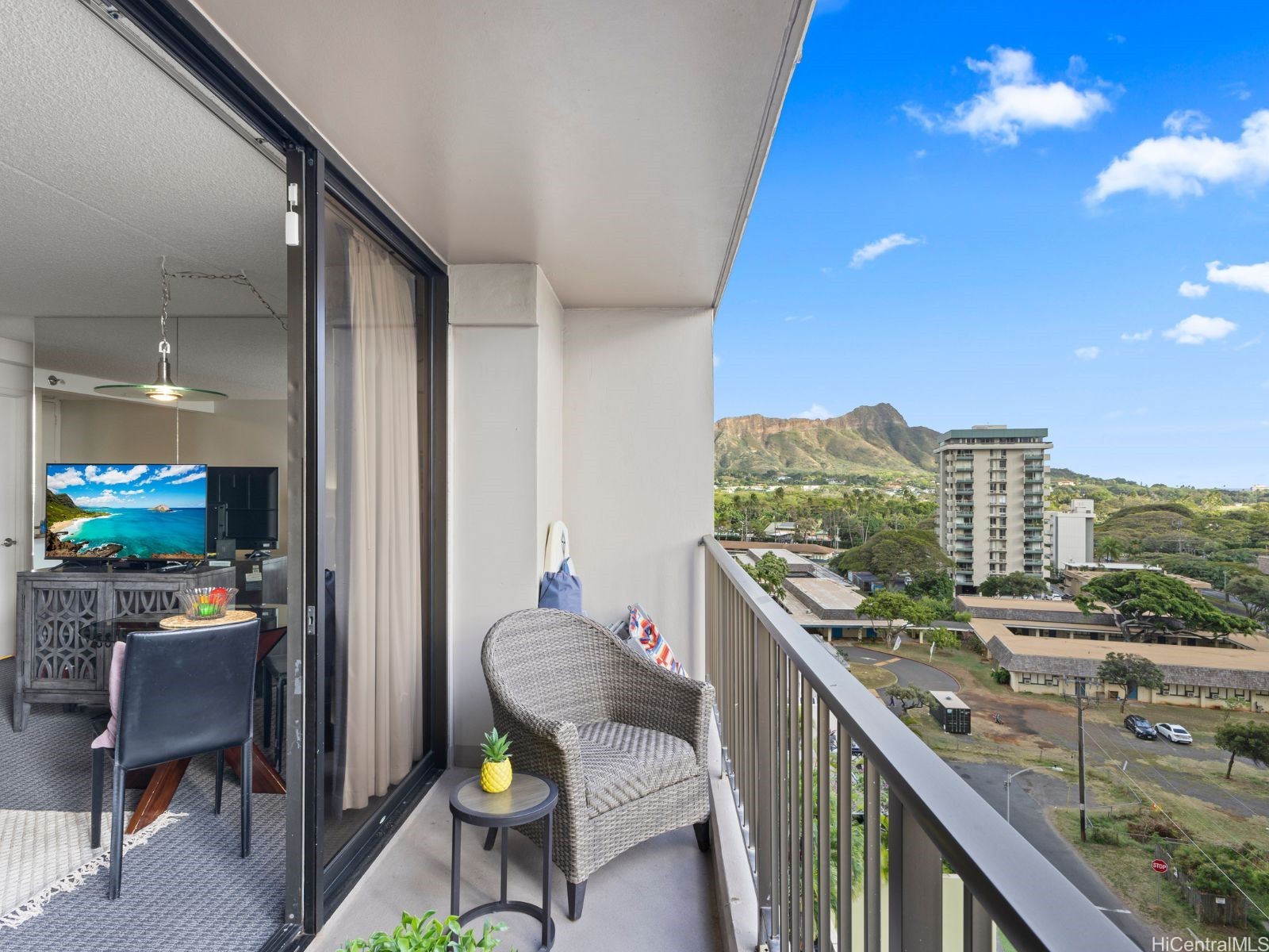 229 PAOAKALANI Avenue 1004