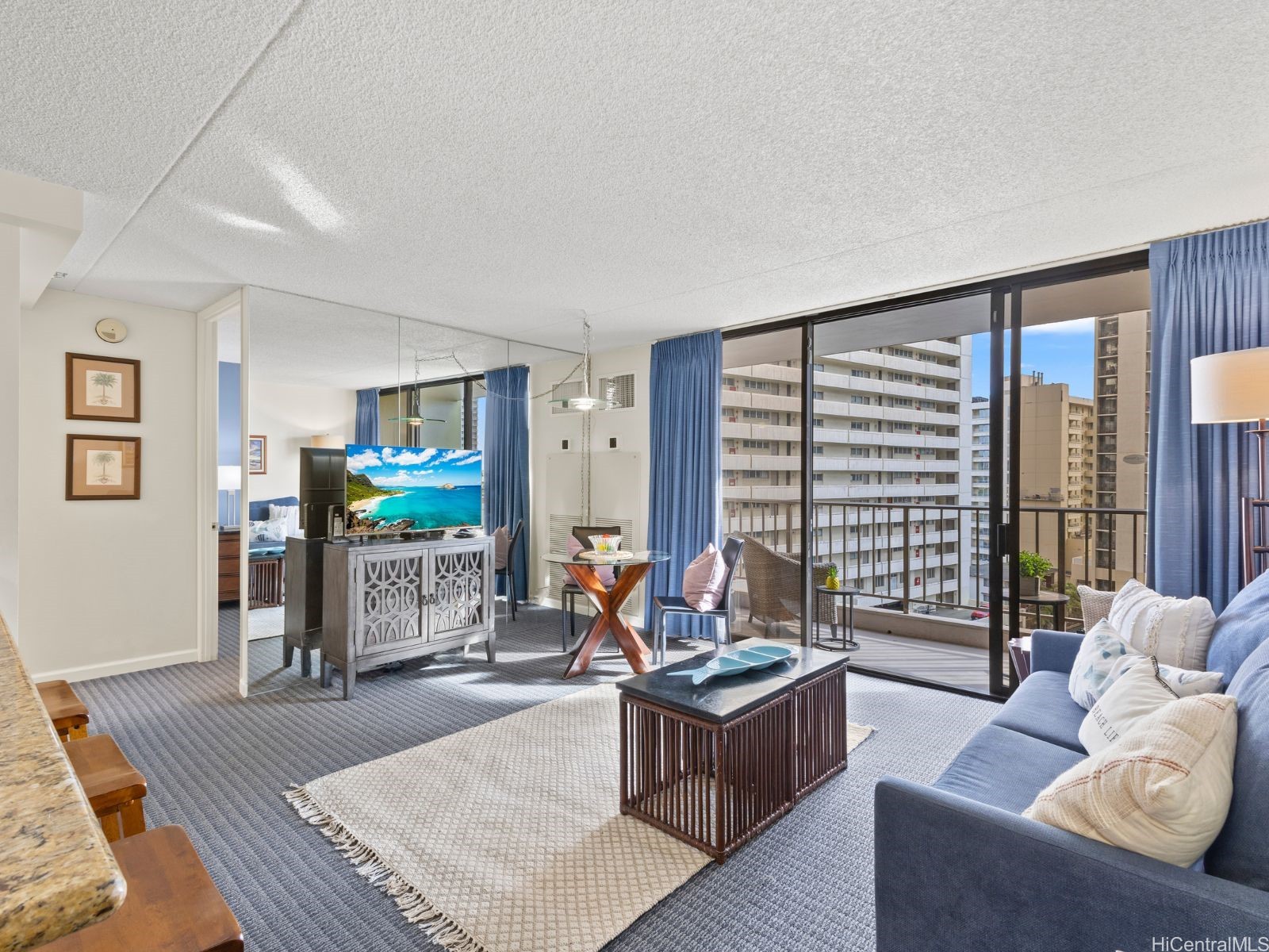 229 PAOAKALANI Avenue 1004
