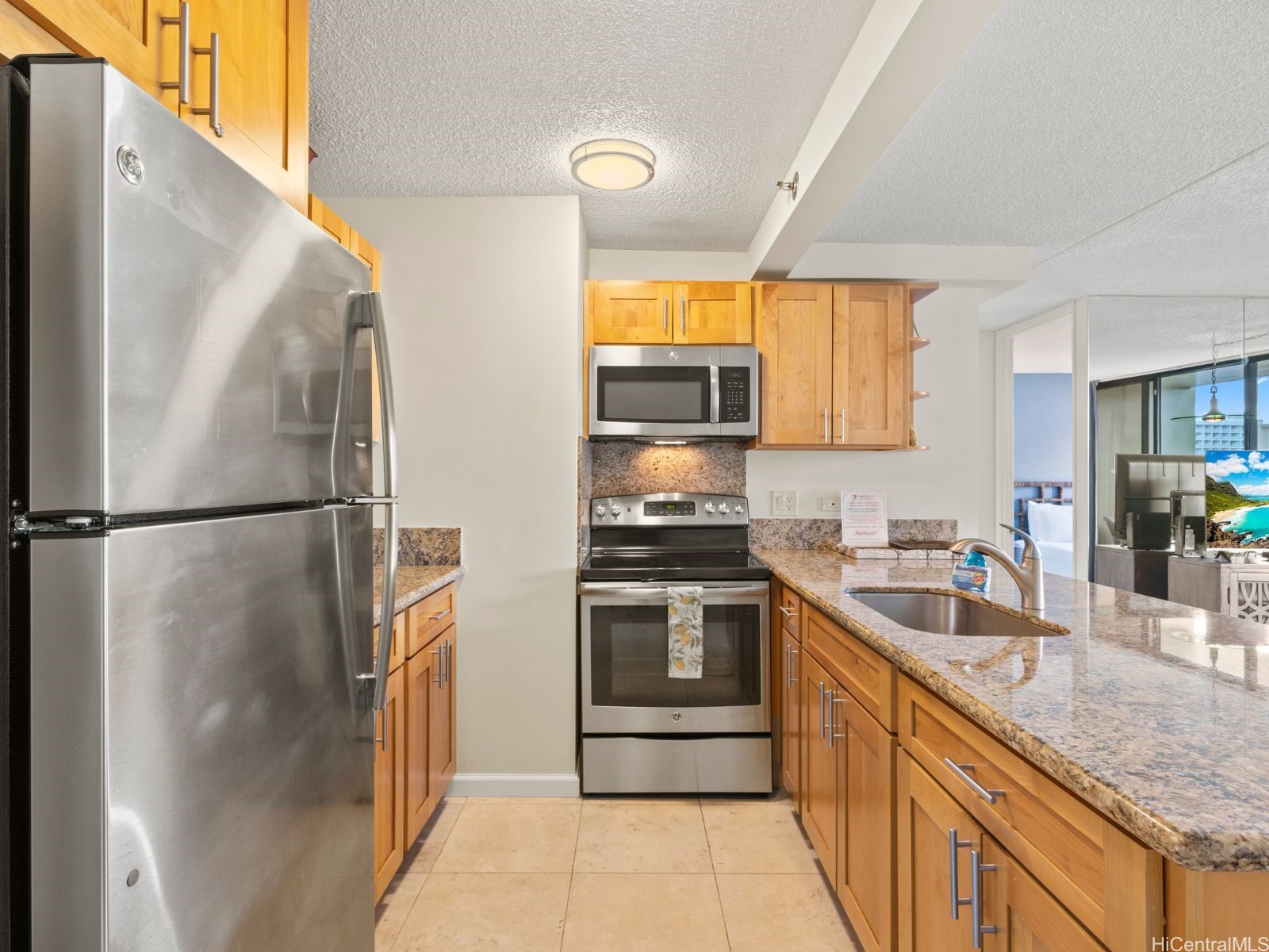 229 PAOAKALANI Avenue 1004