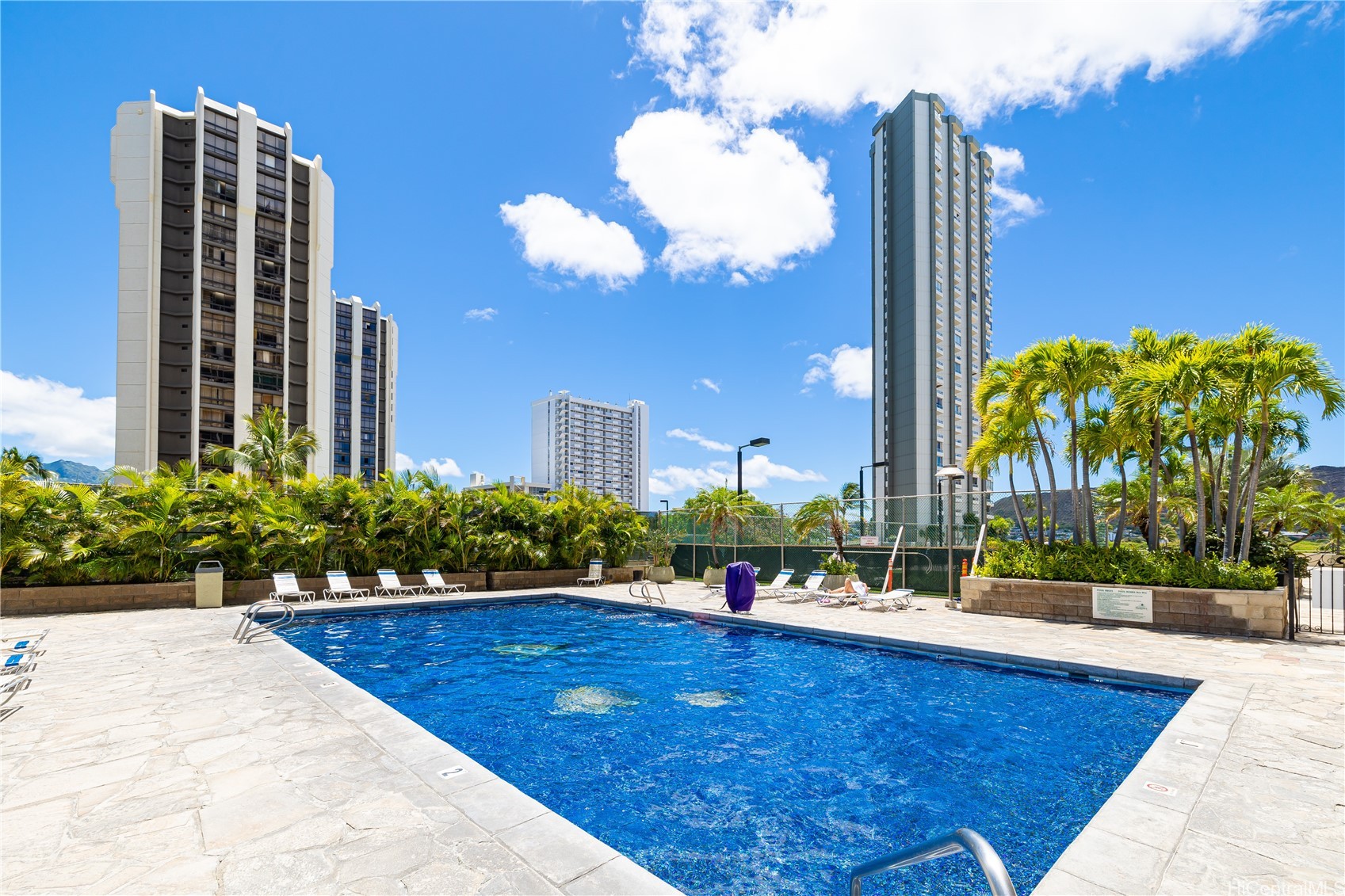 229 PAOAKALANI Avenue 603