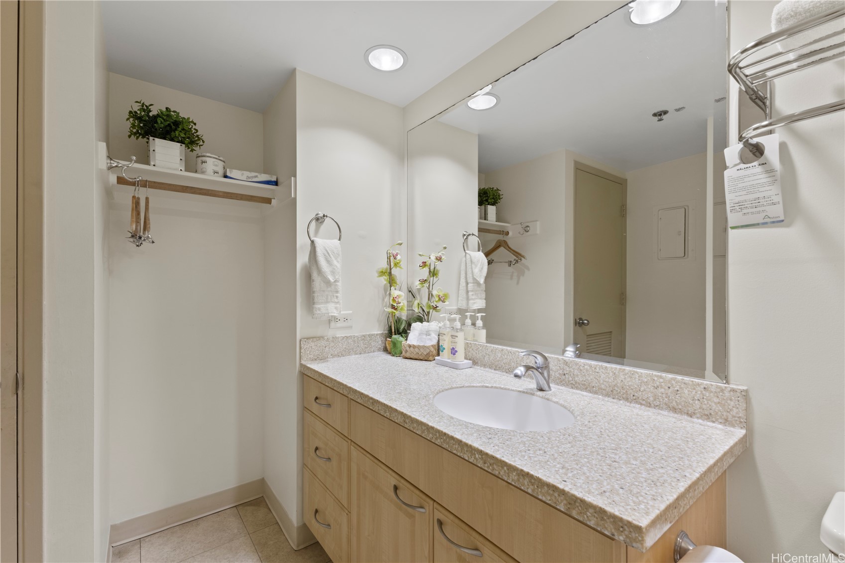 229 PAOAKALANI Avenue 603