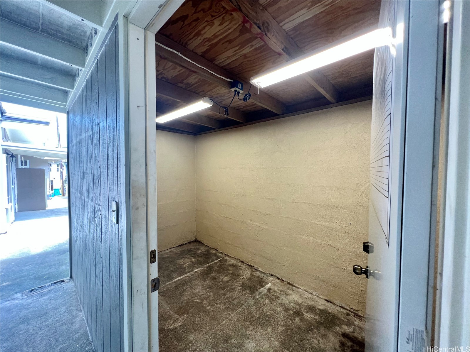 1279 Manulani Street