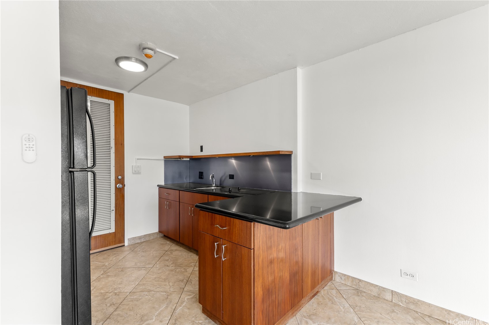 1511 Nuuanu Avenue 933