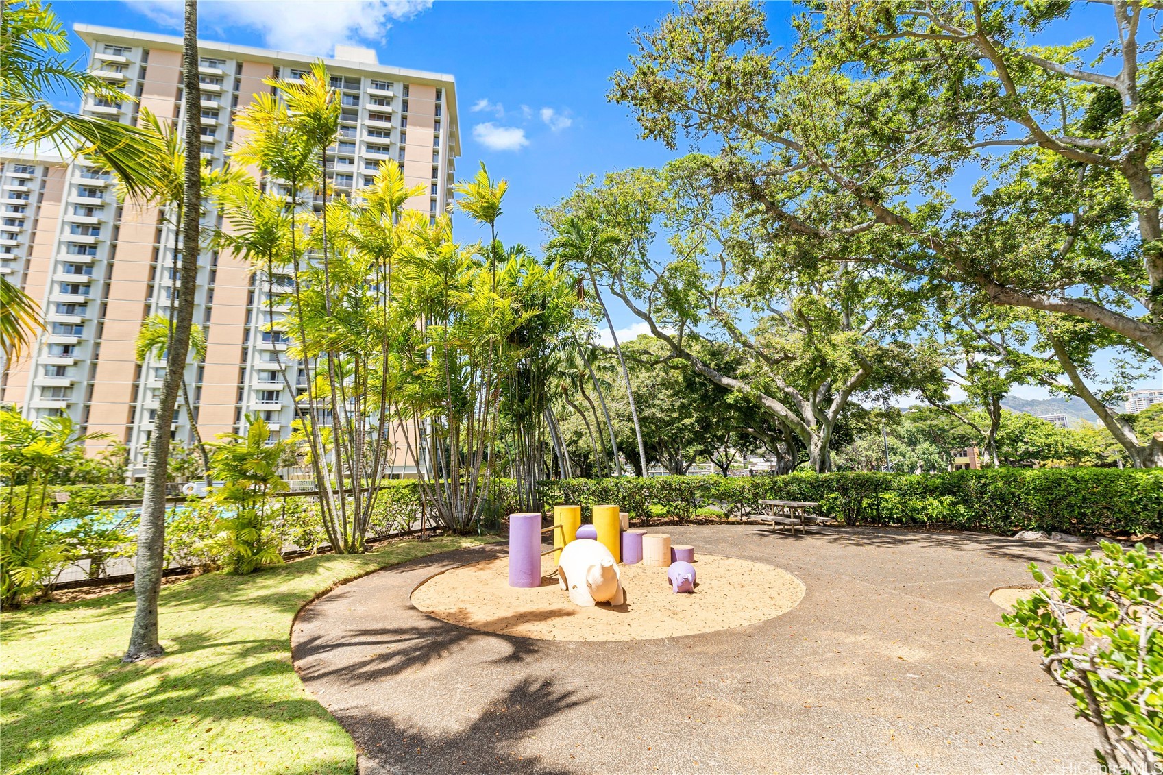 1511 Nuuanu Avenue 933
