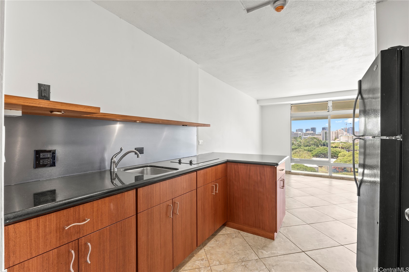1511 Nuuanu Avenue 933