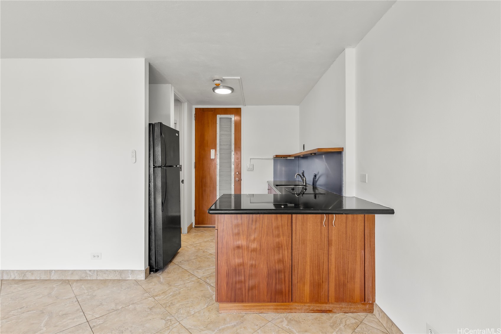 1511 Nuuanu Avenue 933
