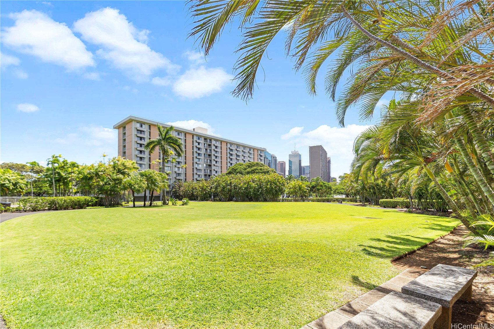 1511 Nuuanu Avenue 933