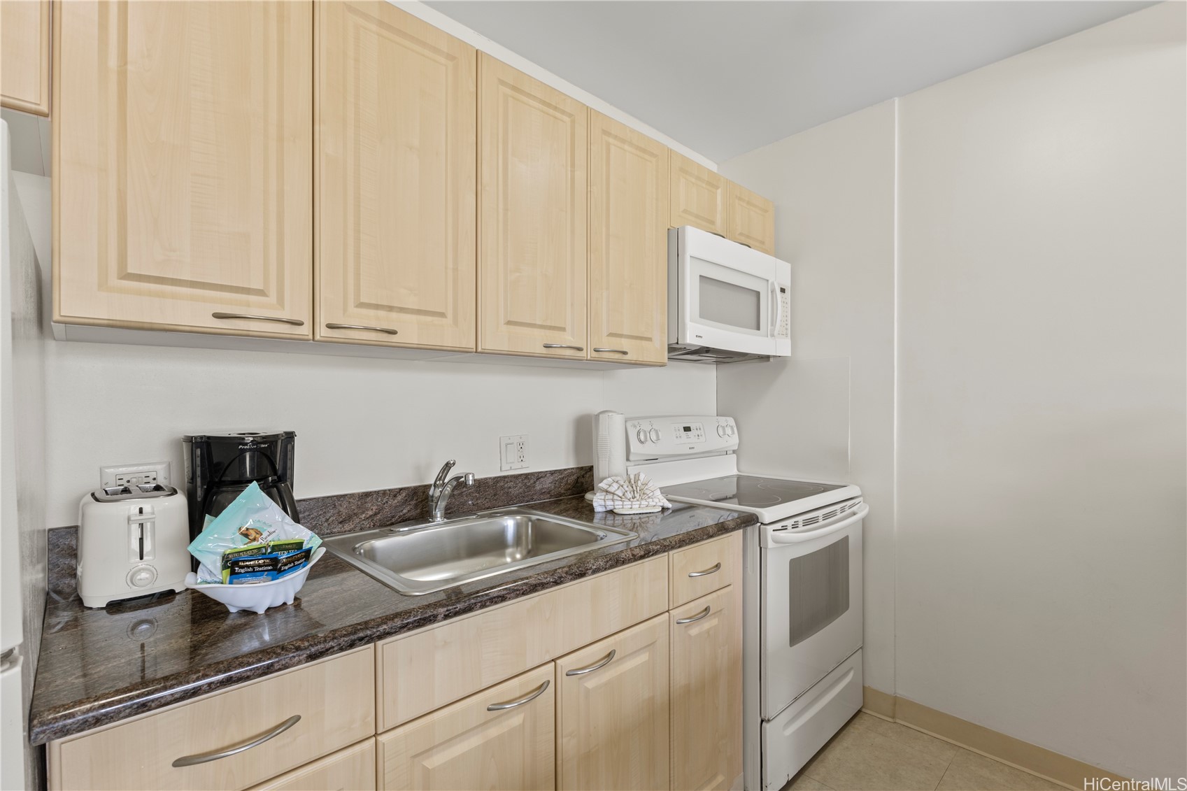 229 PAOAKALANI Avenue 3711 (NUC)