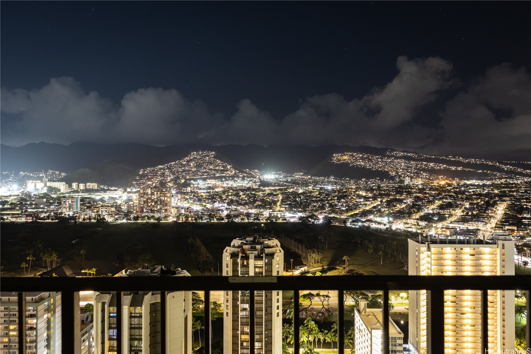 229 PAOAKALANI Avenue 3711 (NUC)