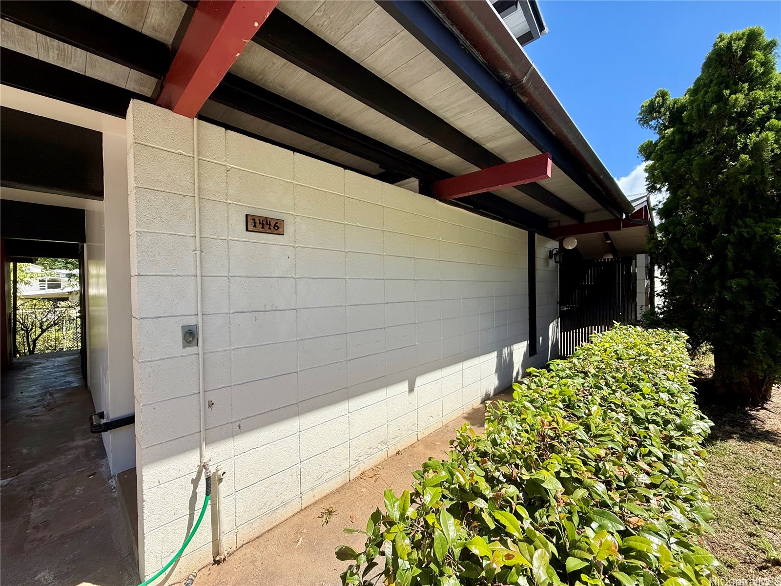 1446 Mahiole Street