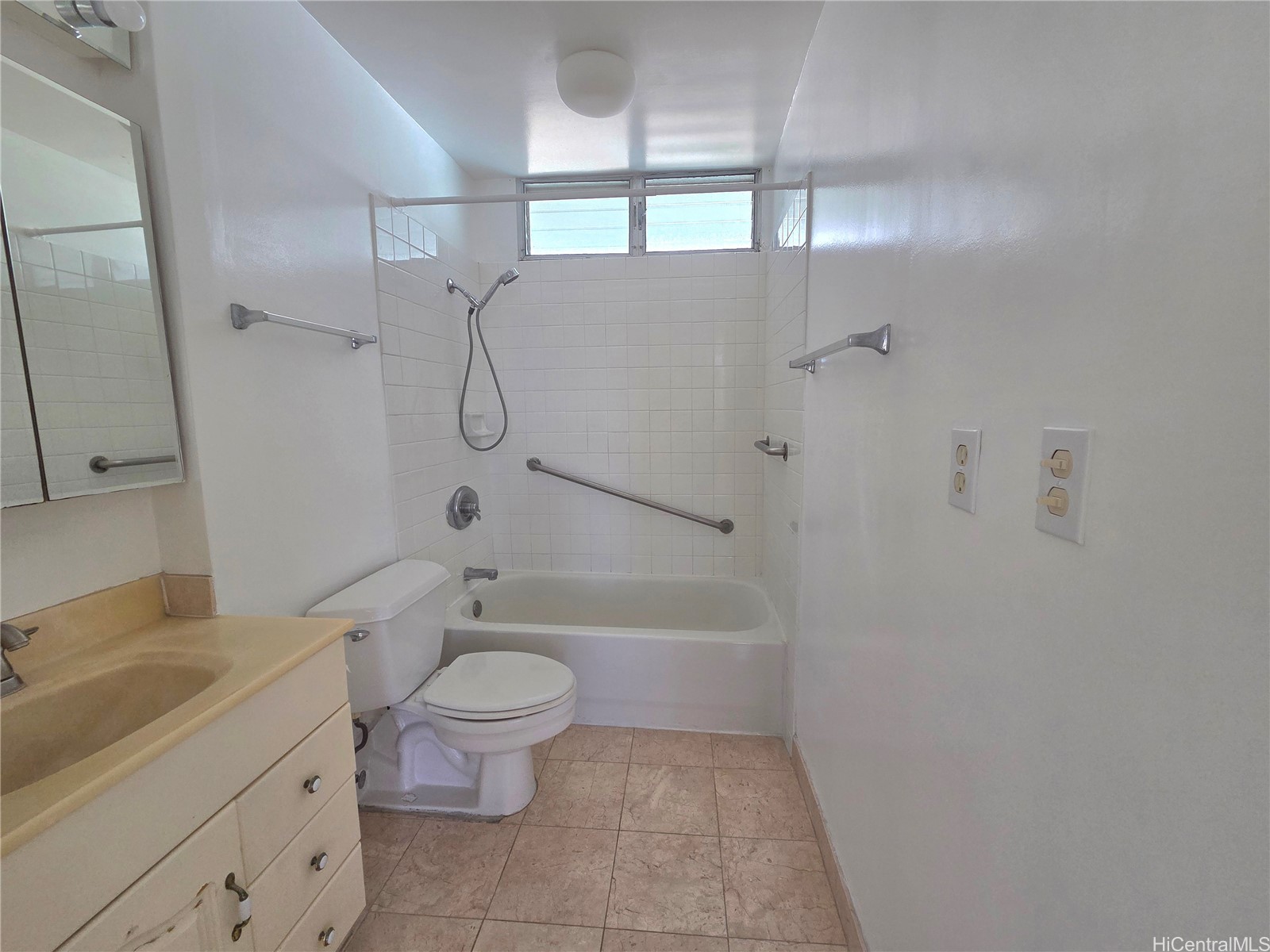 1122 Elm Street 707