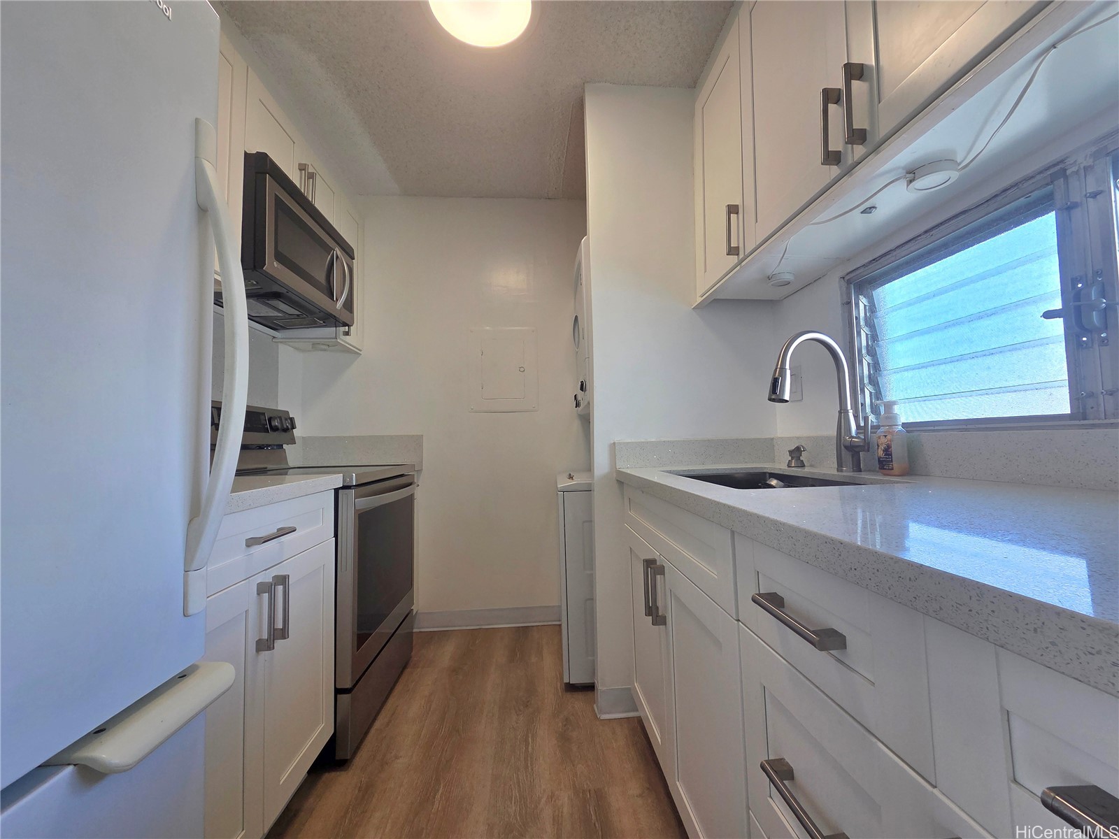 1122 Elm Street 707