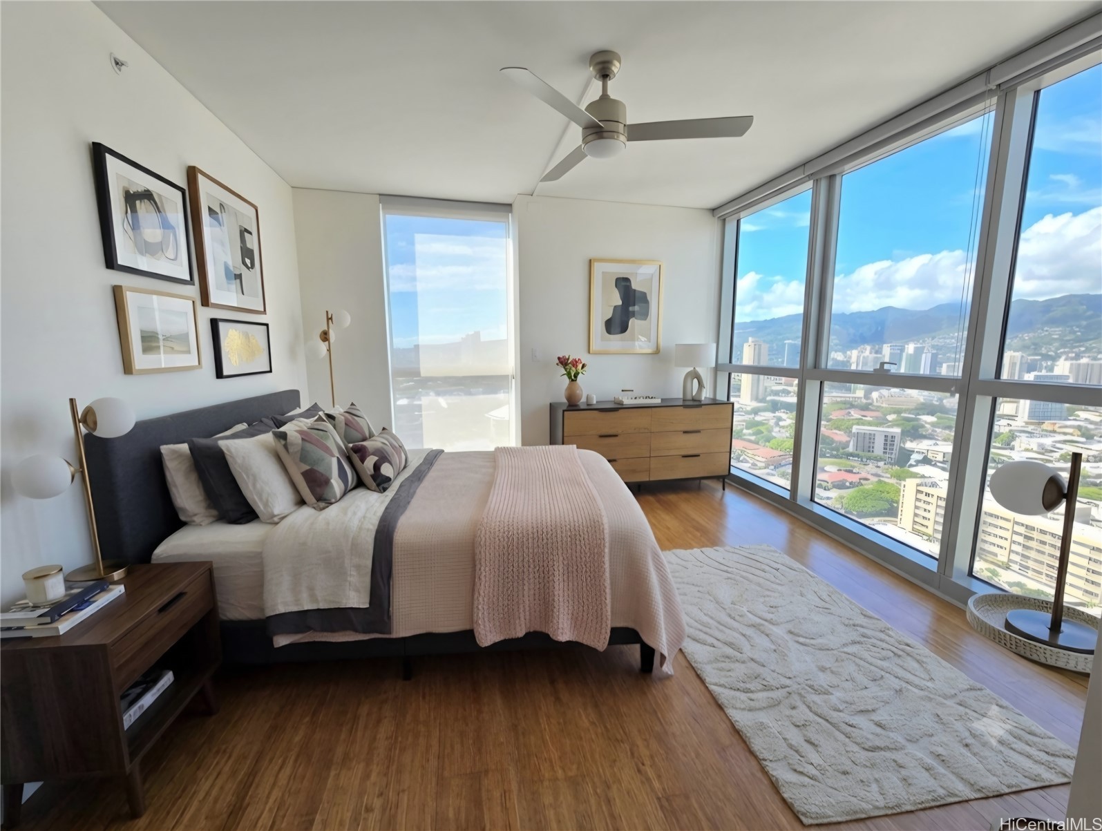 1177 Queen Street 3901