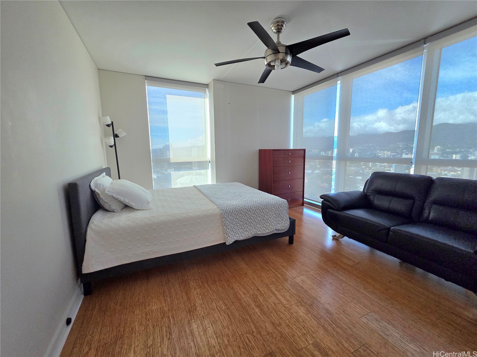1177 Queen Street 3901