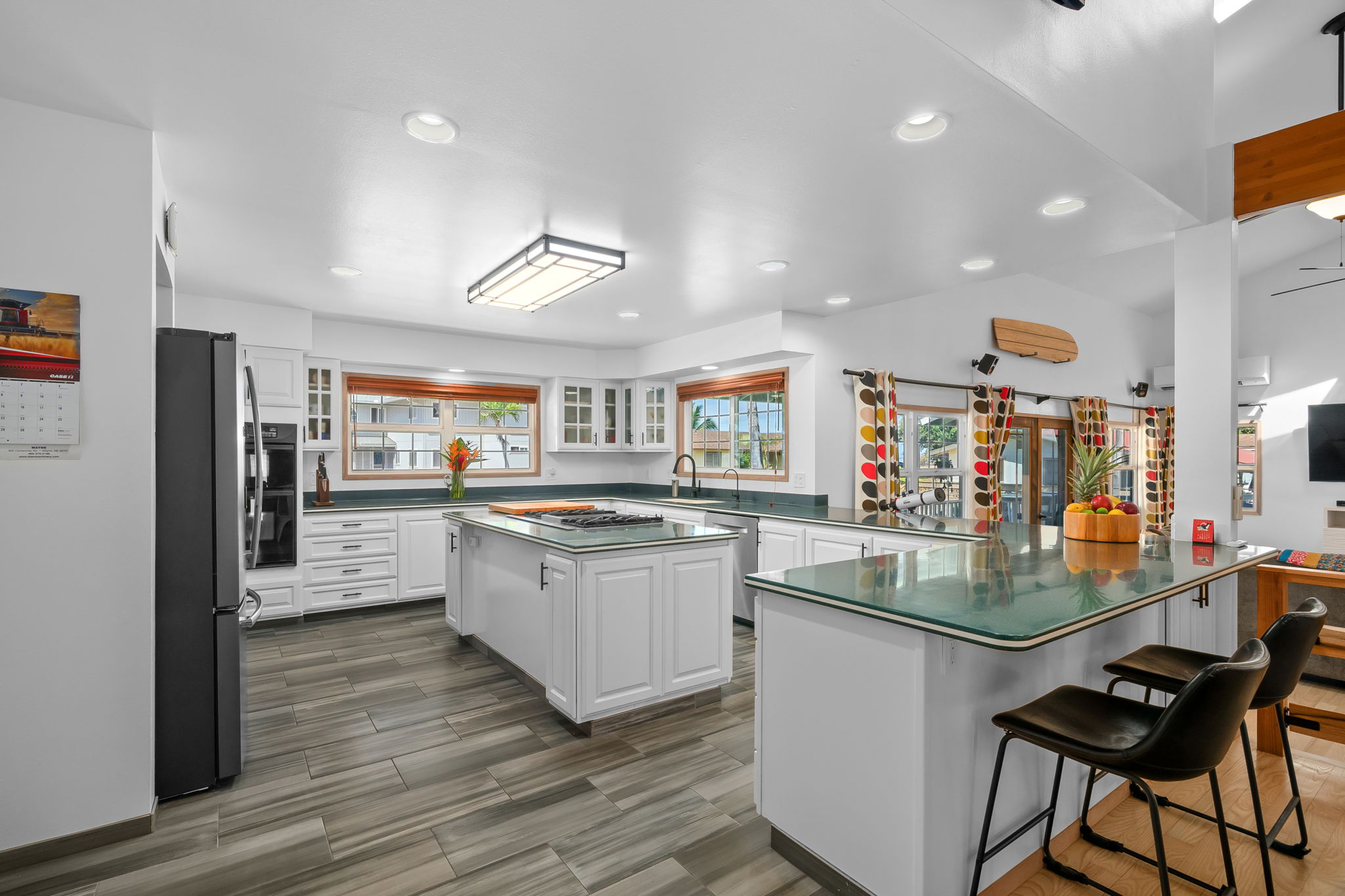 9897 KAHAKAI RD