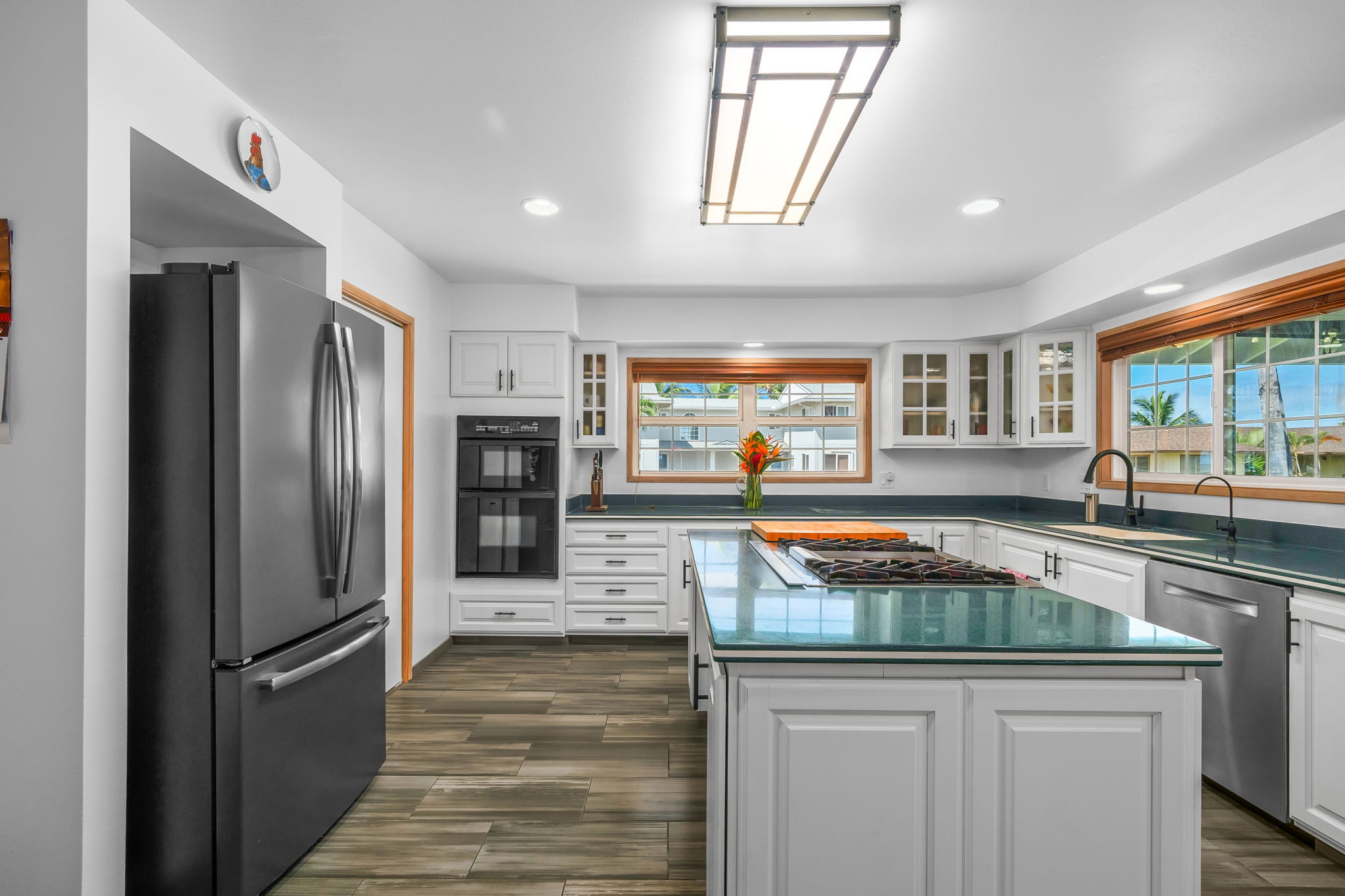 9897 KAHAKAI RD