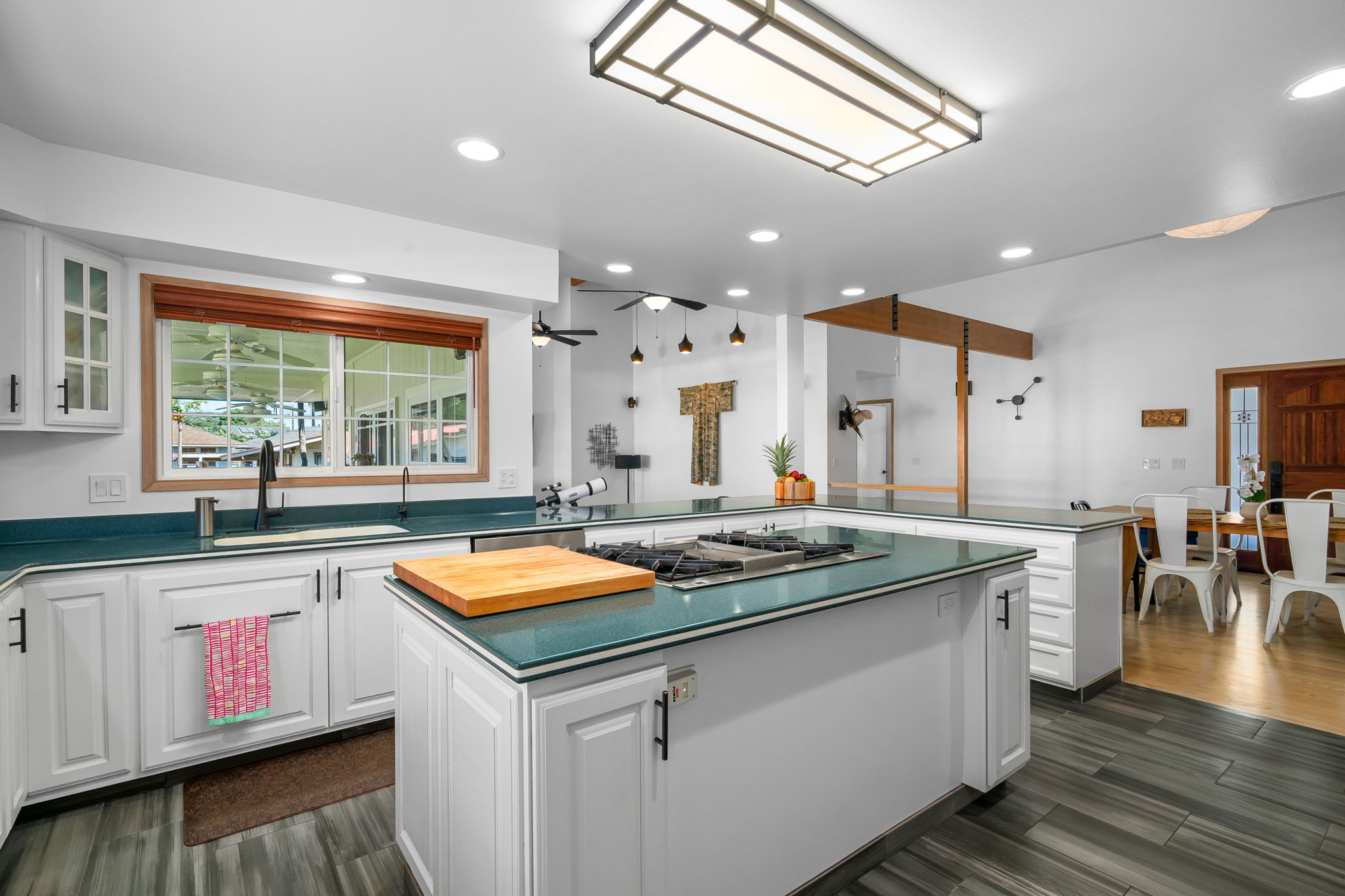 9897 KAHAKAI RD