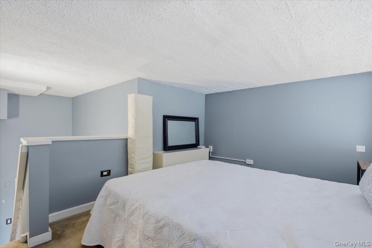 1 Landmark Square Unit: 327
