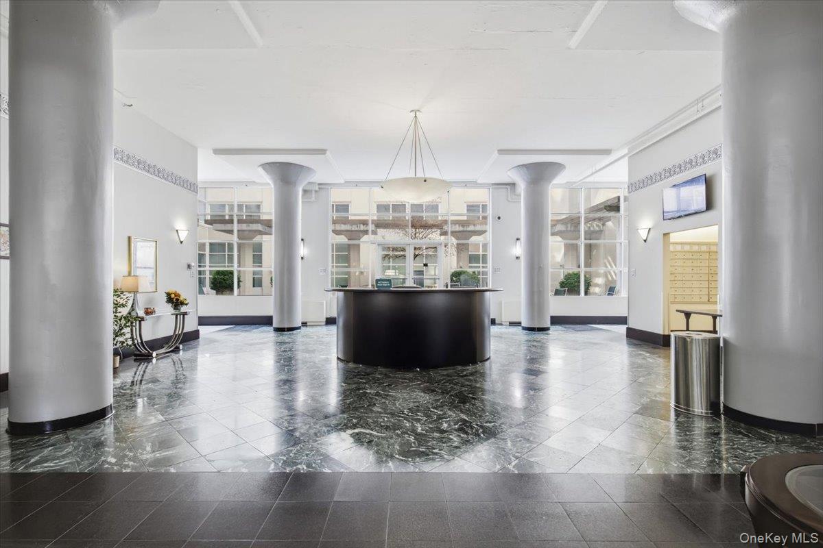 1 Landmark Square Unit: 327