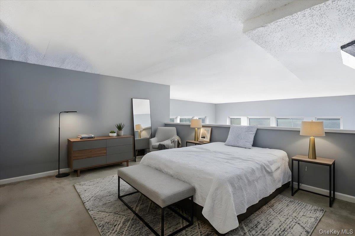 1 Landmark Square Unit: 327