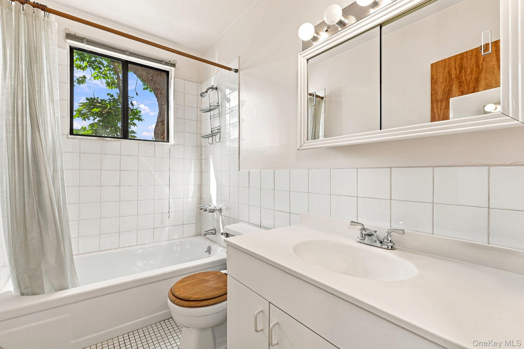 33 Tier Street Unit: E